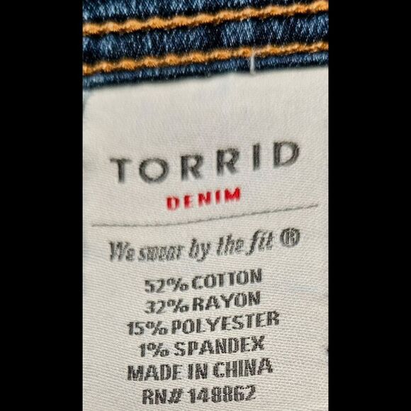 TORRIDβMid- Rise Super Skinny Plus Size Jeans SIZE 24R - Picture 10 of 16